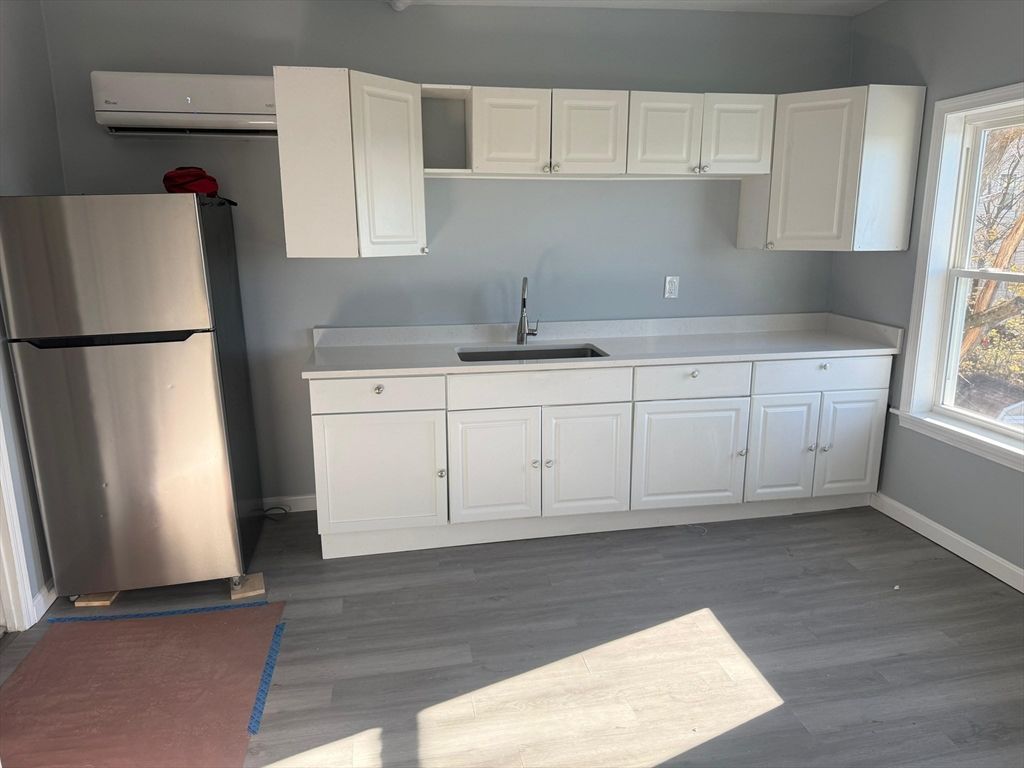 87 Eastern Ave 2, Worcester, MA 01605