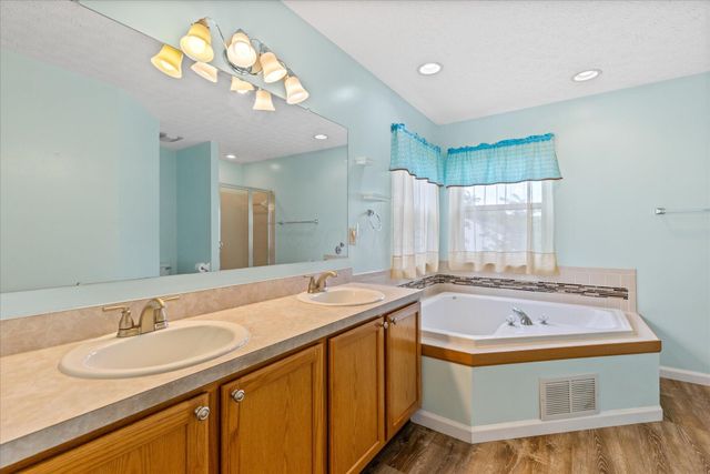 7587 Walnut Drive, Canal Winchester, OH 43110