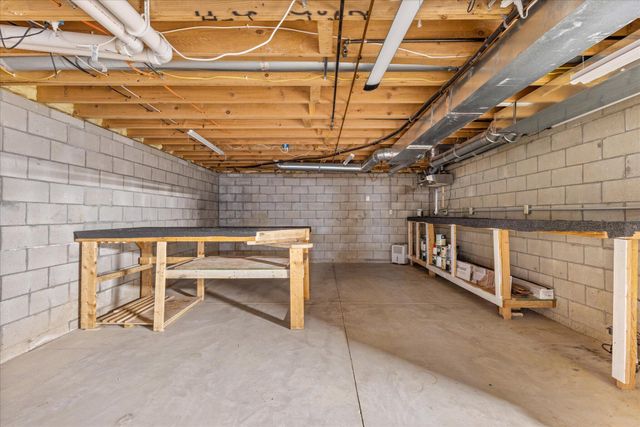 7587 Walnut Drive, Canal Winchester, OH 43110
