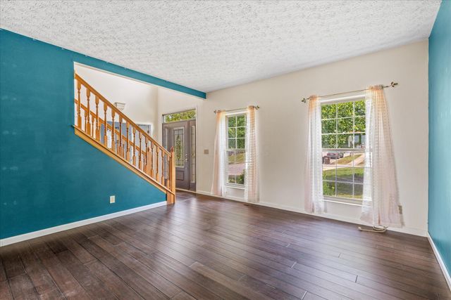 7587 Walnut Drive, Canal Winchester, OH 43110