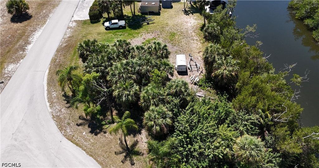 3921 Stabile RD, St James City, FL 33956