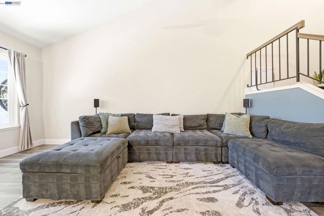 578 Mulqueeney St, Livermore, CA 94550