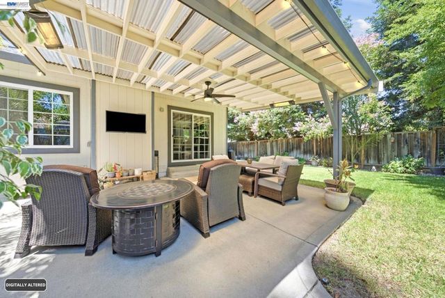 578 Mulqueeney St, Livermore, CA 94550