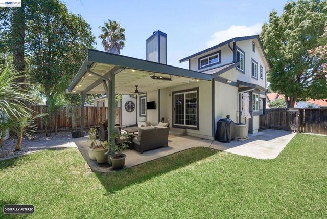 578 Mulqueeney St, Livermore, CA 94550