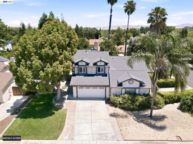 578 Mulqueeney St, Livermore, CA 94550
