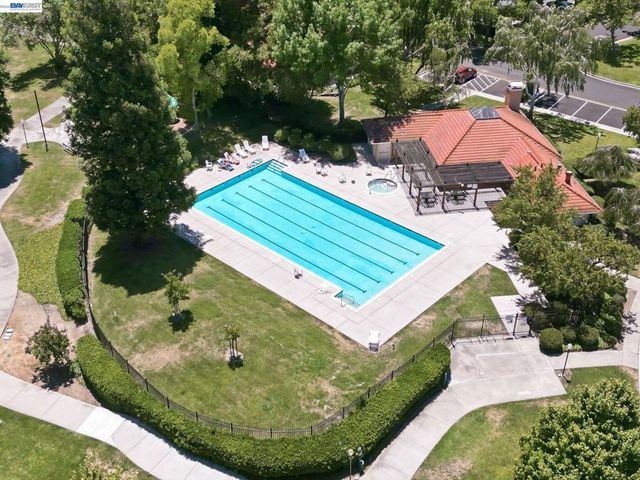 578 Mulqueeney St, Livermore, CA 94550