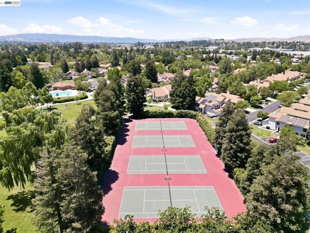 578 Mulqueeney St, Livermore, CA 94550