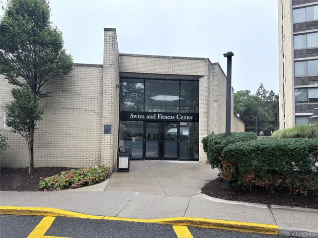 1 Bay Club Drive 18L, Bayside, NY 11360