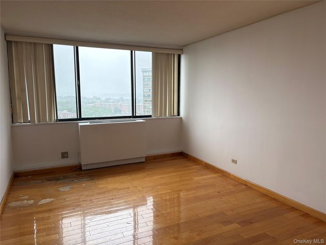 1 Bay Club Drive 18L, Bayside, NY 11360