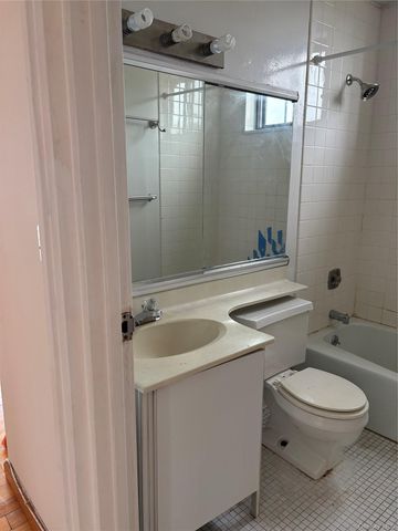 1 Bay Club Drive 18L, Bayside, NY 11360