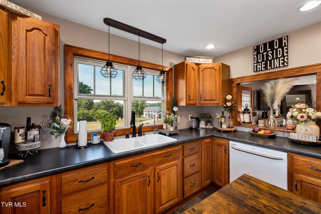 380 Riverview Drive, Johnson City, TN 37601