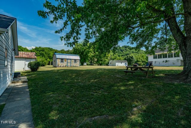 380 Riverview Drive, Johnson City, TN 37601
