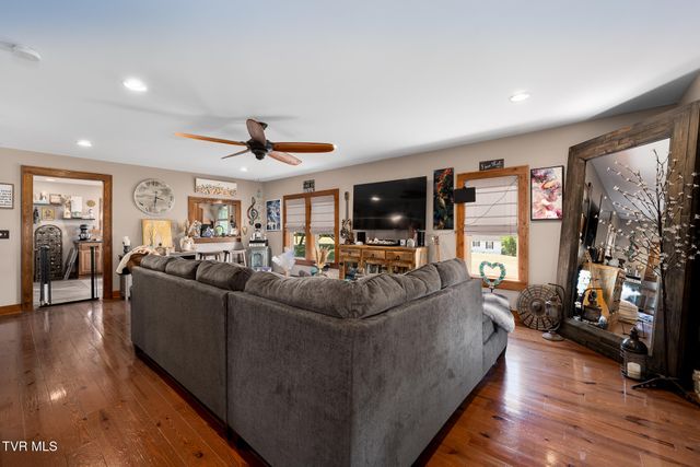 380 Riverview Drive, Johnson City, TN 37601