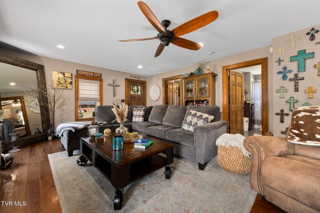 380 Riverview Drive, Johnson City, TN 37601