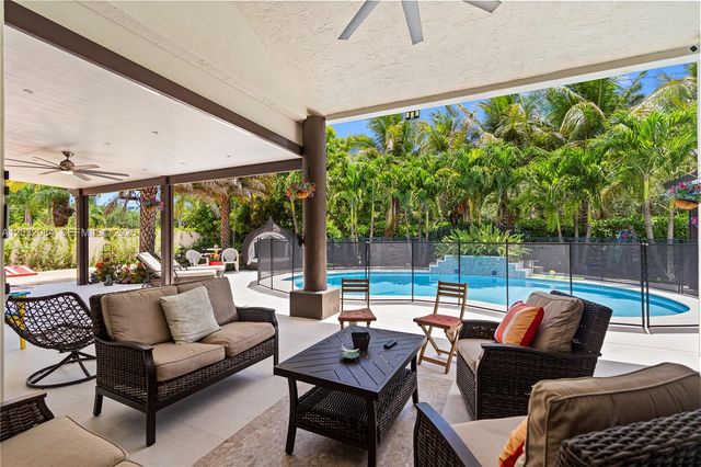 16601 SW 87th Court, Palmetto Bay, FL 33157