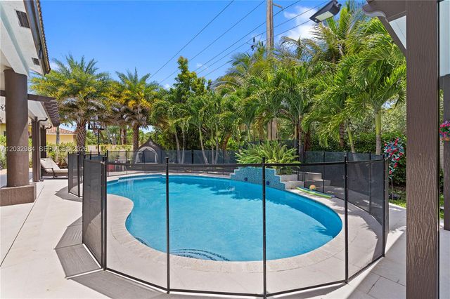 16601 SW 87th Court, Palmetto Bay, FL 33157
