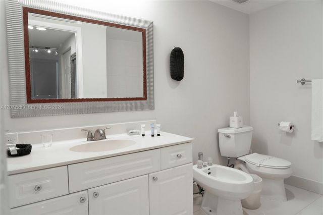 17050 N Bay Road 406, Sunny Isles Beach, FL 33160
