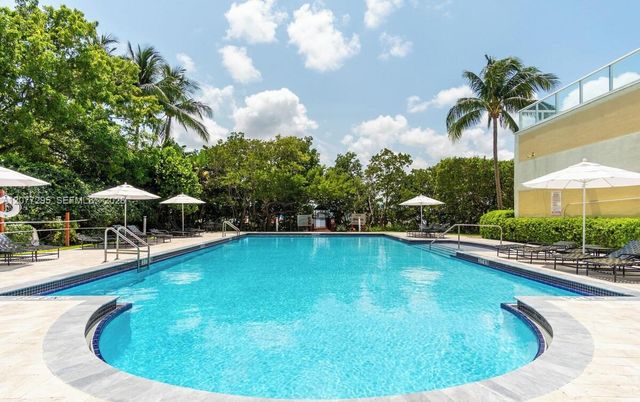 17050 N Bay Road 406, Sunny Isles Beach, FL 33160