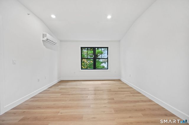 131 Beach Road 202, Fairfield, CT 06824