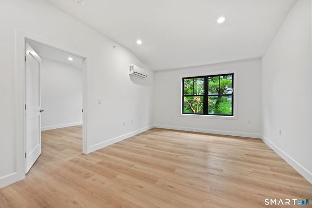 131 Beach Road 202, Fairfield, CT 06824