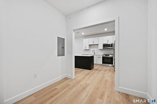 131 Beach Road 202, Fairfield, CT 06824