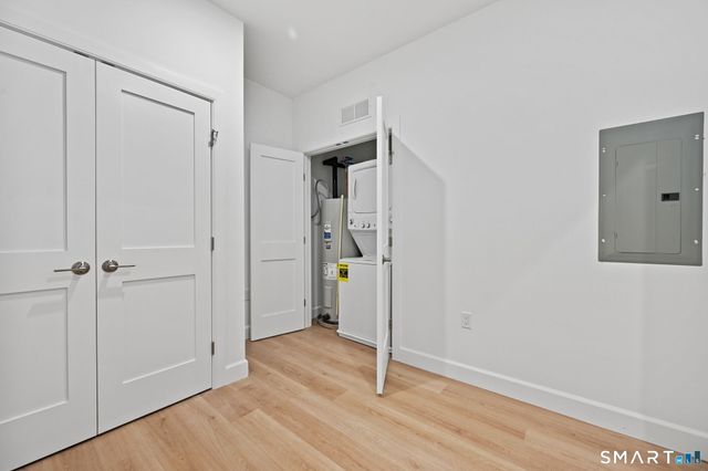 131 Beach Road 202, Fairfield, CT 06824