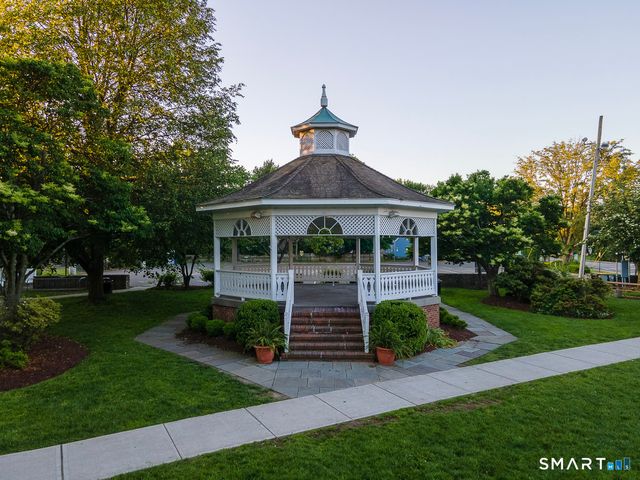 131 Beach Road 202, Fairfield, CT 06824