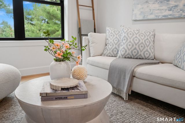 131 Beach Road 202, Fairfield, CT 06824