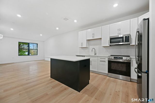 131 Beach Road 202, Fairfield, CT 06824