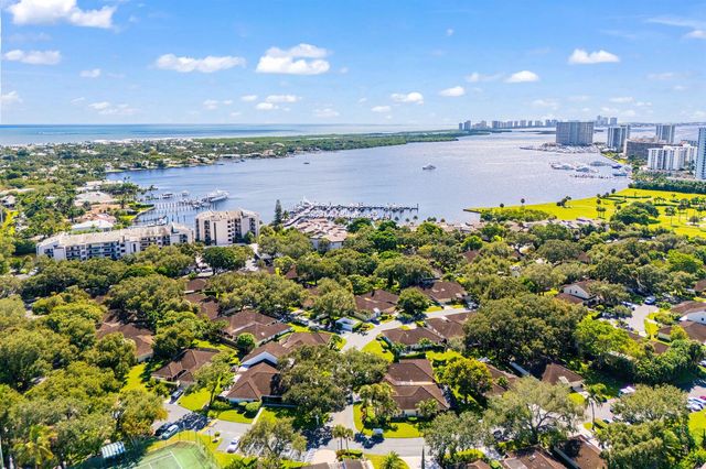 11352 Briarwood Place, North Palm Beach, FL 33408