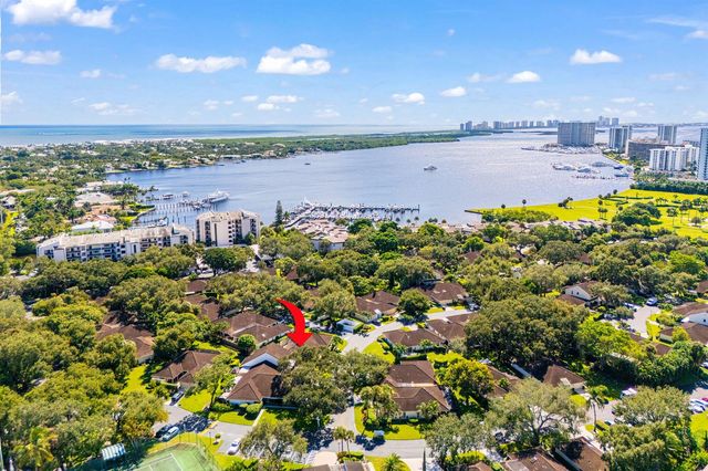 11352 Briarwood Place, North Palm Beach, FL 33408