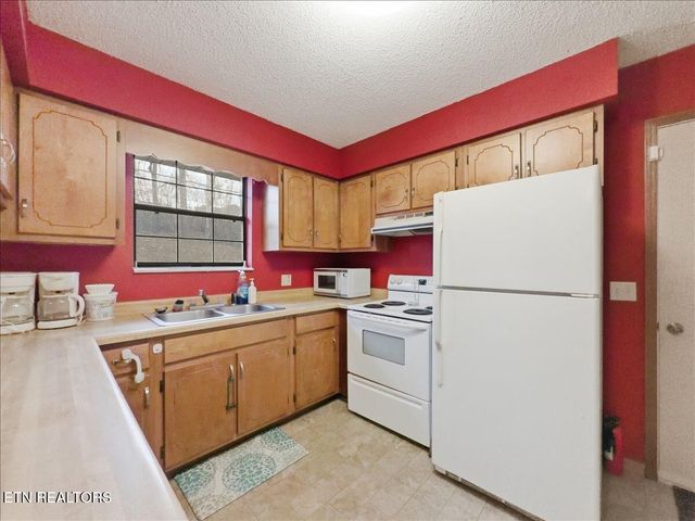 563 Washington Ave, Harrogate, TN 37752