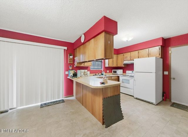 563 Washington Ave, Harrogate, TN 37752