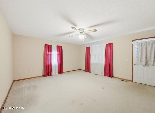 563 Washington Ave, Harrogate, TN 37752