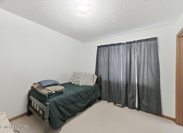 563 Washington Ave, Harrogate, TN 37752