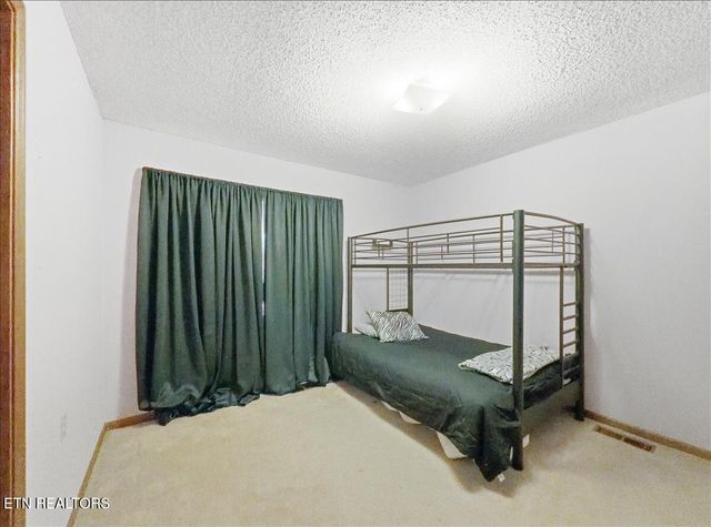 563 Washington Ave, Harrogate, TN 37752