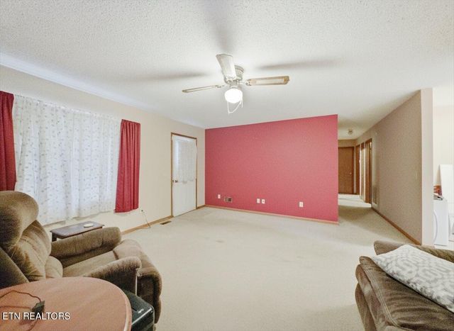 563 Washington Ave, Harrogate, TN 37752