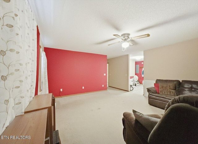 563 Washington Ave, Harrogate, TN 37752