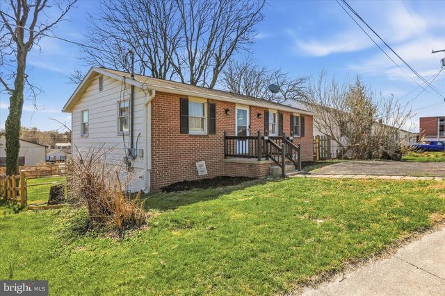 218 E 4TH AVE, Ranson, WV 25438