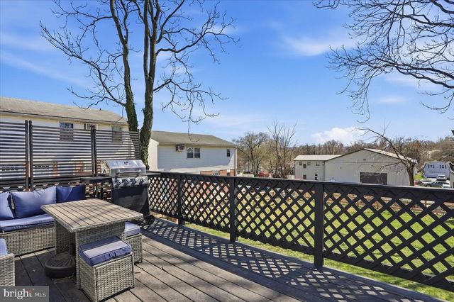 218 E 4TH AVE, Ranson, WV 25438