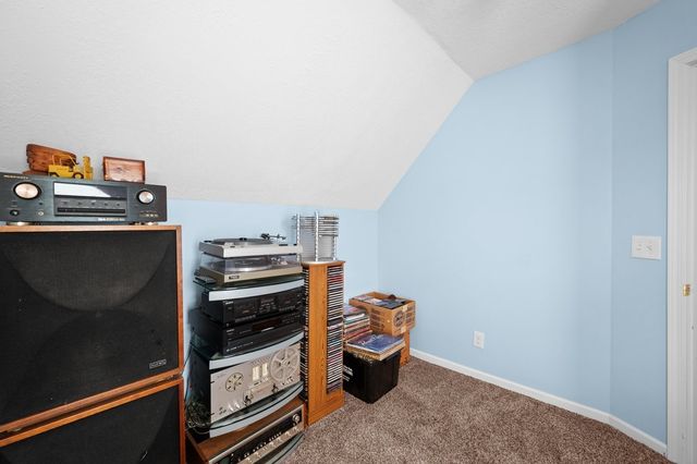 341 W 30th Street, Davenport, IA 52803