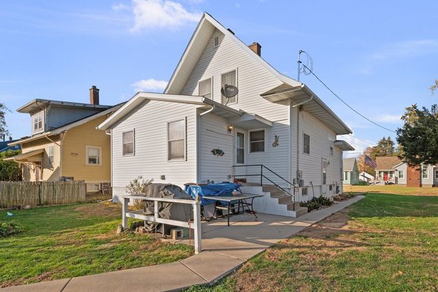 341 W 30th Street, Davenport, IA 52803