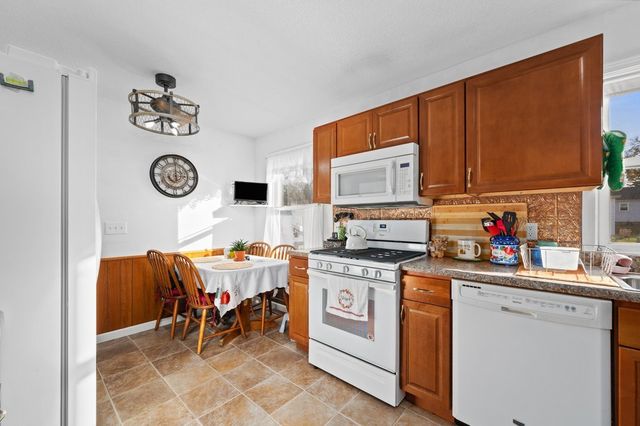 341 W 30th Street, Davenport, IA 52803