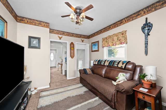 341 W 30th Street, Davenport, IA 52803