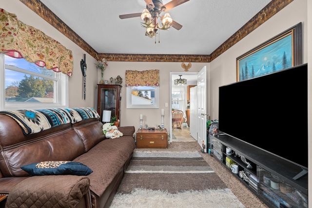 341 W 30th Street, Davenport, IA 52803