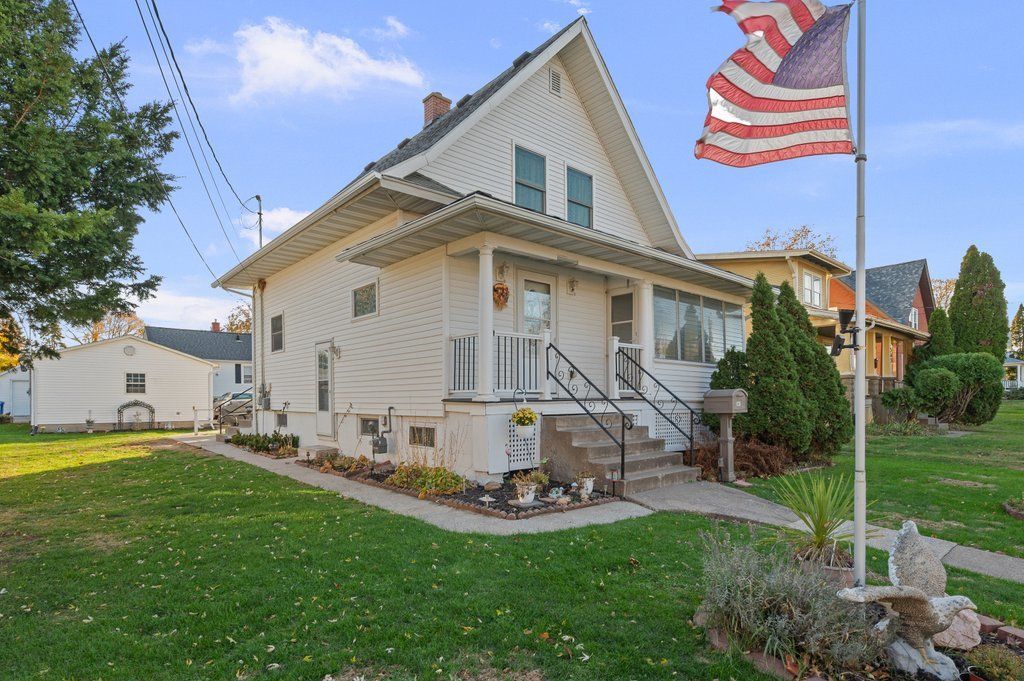 341 W 30th Street, Davenport, IA 52803