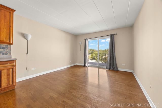 1000 S Lorraine Road 412, Wheaton, IL 60189