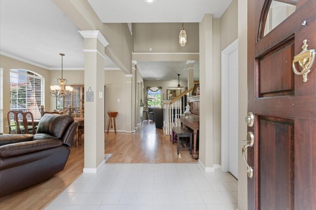 3819 Echo Mountain Drive, Houston, TX 77345