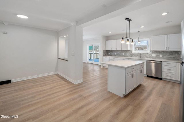 27 Plank Road, Brunswick, NY 12182