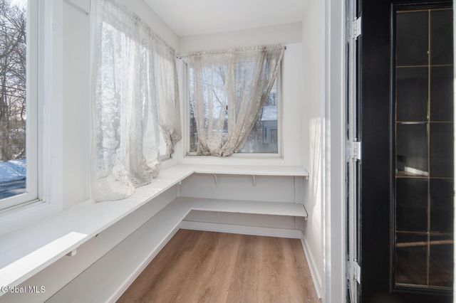 27 Plank Road, Brunswick, NY 12182